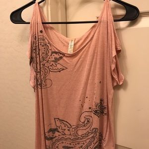 Pick cut out T-shirt